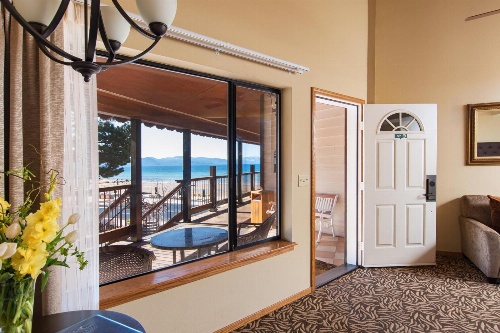 Mourelatos Lakeshore Resort image 1